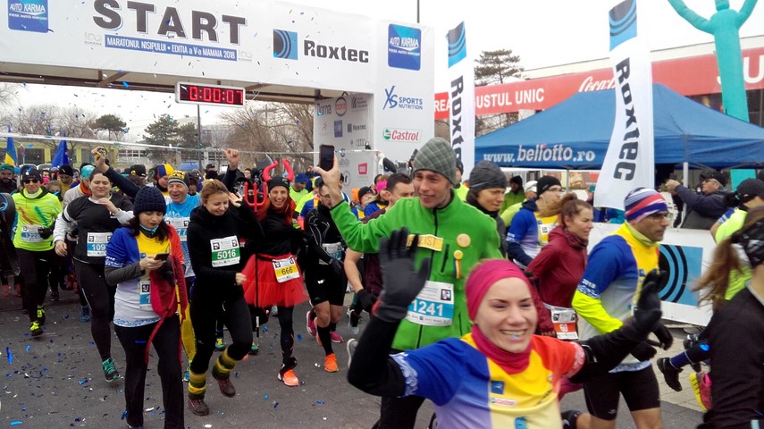 carmina capitanu a facut senzatie la maratonul nisipului a alergat si o diavolita a avut numarul de concurs carmina capitanu a facut senzatie la maratonul nisipului a alergat si o diavolita a avut numarul de concurs