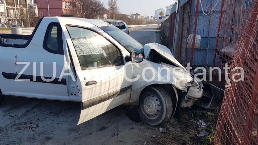 imagini de la eveniment accident rutier in eforie nord doua masini implicate 655391 imagini de la eveniment accident rutier in eforie nord doua masini implicate 655391