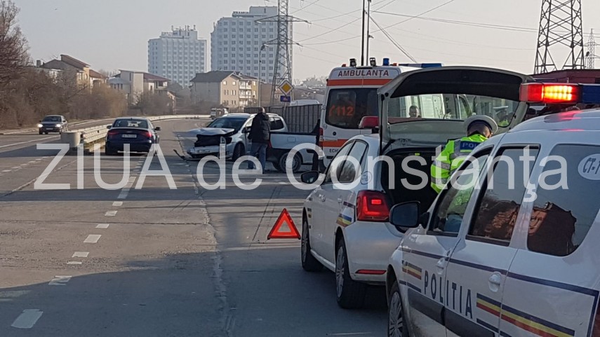 imagini de la eveniment accident rutier in eforie nord doua masini implicate 655391 imagini de la eveniment accident rutier in eforie nord doua masini implicate 655391