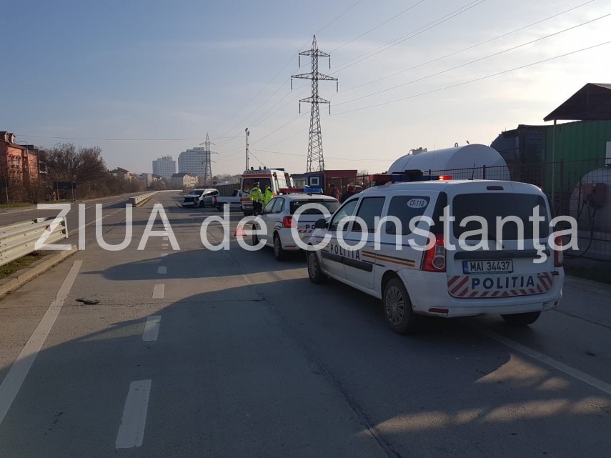 imagini de la eveniment accident rutier in eforie nord doua masini implicate 655391 imagini de la eveniment accident rutier in eforie nord doua masini implicate 655391