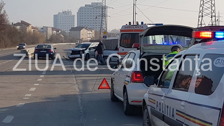imagini de la eveniment accident rutier in eforie nord doua masini implicate 655391 imagini de la eveniment accident rutier in eforie nord doua masini implicate 655391
