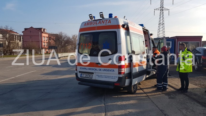 imagini de la eveniment accident rutier in eforie nord doua masini implicate 655391 imagini de la eveniment accident rutier in eforie nord doua masini implicate 655391