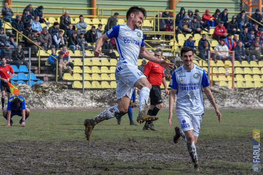 un tanar in scaun cu rotile si tatal sau lilian badea care e primarul comunei ograda invitati ai ssc un tanar in scaun cu rotile si tatal sau lilian badea care e primarul comunei ograda invitati ai ssc