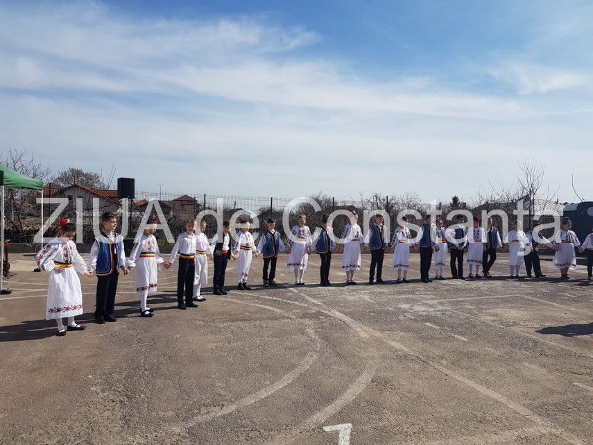 imagini de la eveniment targul floriilor si a deschis portile astazi la ovidiu produse traditionale pentru imagini de la eveniment targul floriilor si a deschis portile astazi la ovidiu produse traditionale pentru