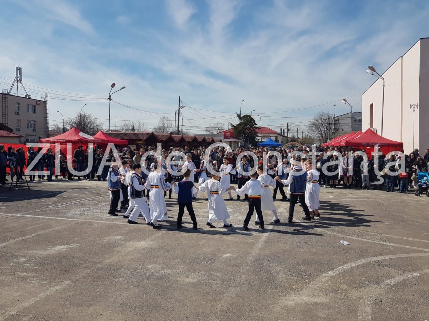 imagini de la eveniment targul floriilor si a deschis portile astazi la ovidiu produse traditionale pentru imagini de la eveniment targul floriilor si a deschis portile astazi la ovidiu produse traditionale pentru