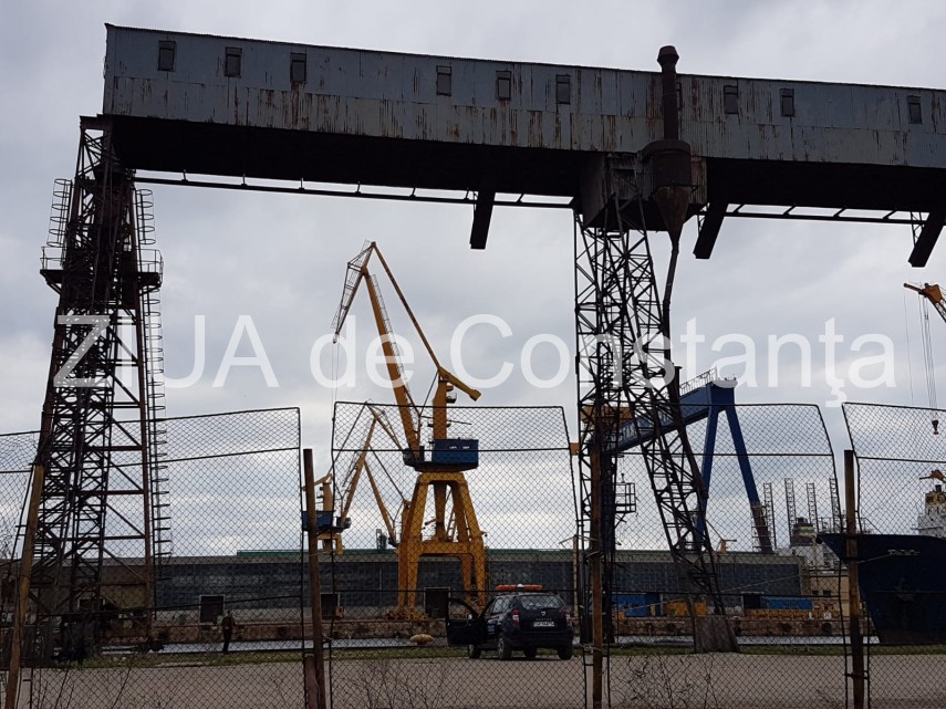 o macara a cazut in mare in dana 23 a portului constanta 655488 o macara a cazut in mare in dana 23 a portului constanta 655488