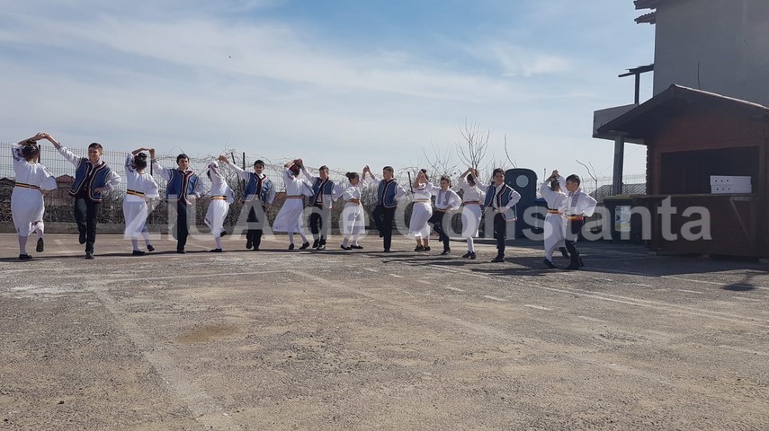 produse traditionale pentru masa de paste organizat de primaria ovidiu targul floriilor va deveni o traditie produse traditionale pentru masa de paste organizat de primaria ovidiu targul floriilor va deveni o traditie