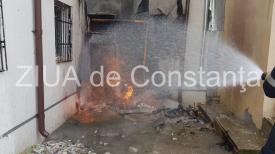 Imagini LIVE de la evenimentPericol de explozie! Incendiu la o conductă de gaz de pe strada Soveja din Constanța (galerie foto+video)            