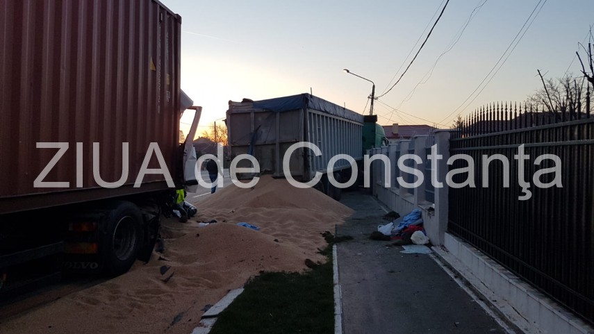 imagini de la eveniment accident rutier cumplit intre doua autocamioane in valu lui traian judetul constanta