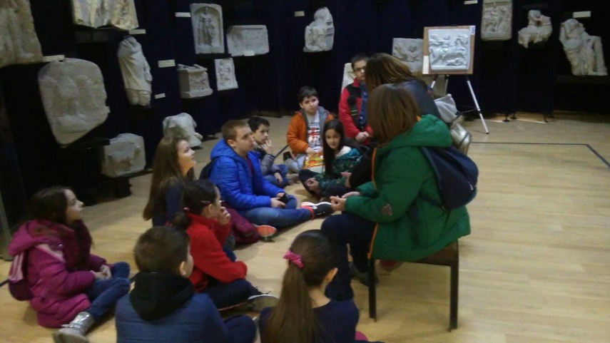 scoala altfel bucuria copiilor de a asculta povestile istoriei sau bucuria mea de a fi copil intre copii