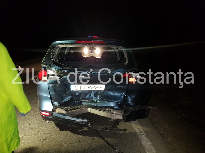 imagini de la eveniment accident rutier grav la intrare in valu lui traian mai multe persoane sunt ranite