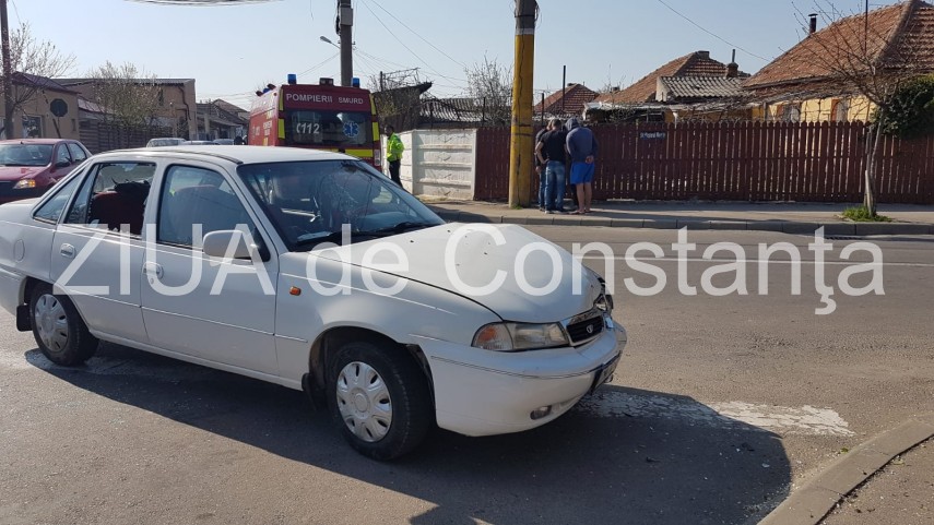 imagini de la eveniment carambol pe strada mester manole din constanta ambulanta smurd la fata locului imagini de la eveniment carambol pe strada mester manole din constanta ambulanta smurd la fata locului