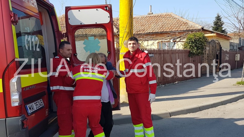imagini de la eveniment carambol pe strada mester manole din constanta ambulanta smurd la fata locului imagini de la eveniment carambol pe strada mester manole din constanta ambulanta smurd la fata locului