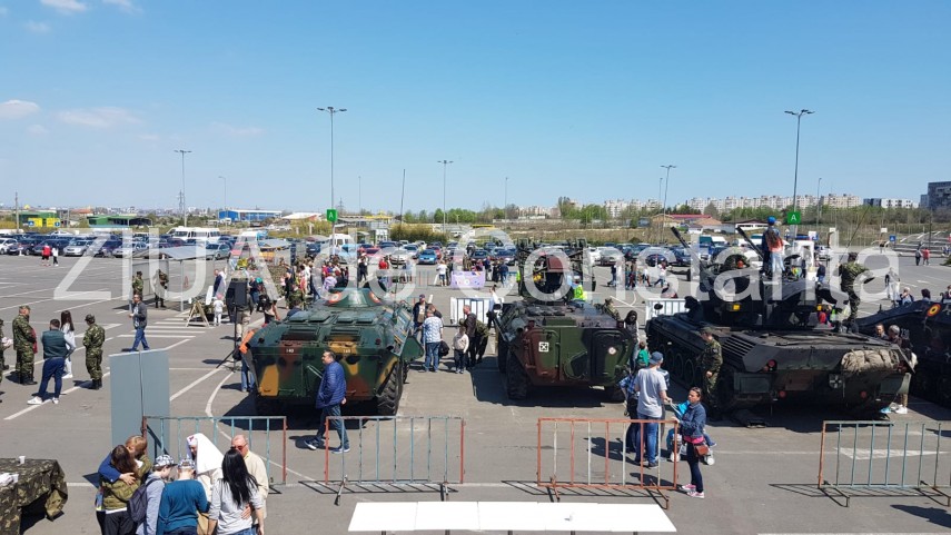 constanta armamentul militarilor de la brigada 9 mecanizata marasesti bucuria copiilor fotografii de constanta armamentul militarilor de la brigada 9 mecanizata marasesti bucuria copiilor fotografii de