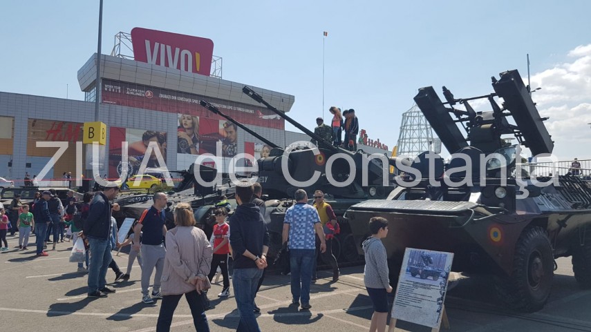 constanta armamentul militarilor de la brigada 9 mecanizata marasesti bucuria copiilor fotografii de constanta armamentul militarilor de la brigada 9 mecanizata marasesti bucuria copiilor fotografii de