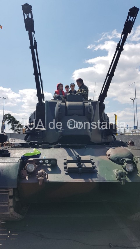 constanta armamentul militarilor de la brigada 9 mecanizata marasesti bucuria copiilor fotografii de constanta armamentul militarilor de la brigada 9 mecanizata marasesti bucuria copiilor fotografii de