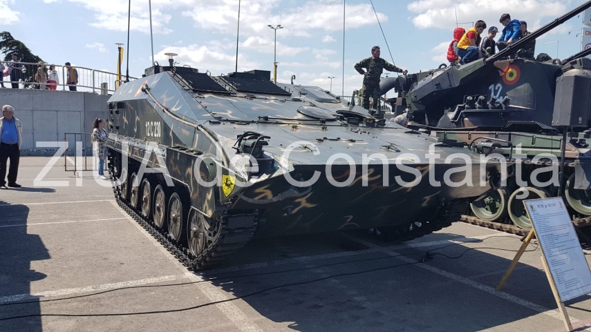 constanta armamentul militarilor de la brigada 9 mecanizata marasesti bucuria copiilor fotografii de constanta armamentul militarilor de la brigada 9 mecanizata marasesti bucuria copiilor fotografii de