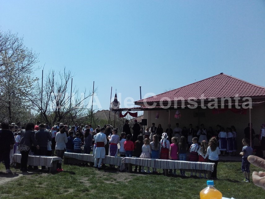 95 de ani de istorie la oituz cand infloresc ciresii printre ceangai intr o zi cu multe sarbatori galerie 95 de ani de istorie la oituz cand infloresc ciresii printre ceangai intr o zi cu multe sarbatori galerie