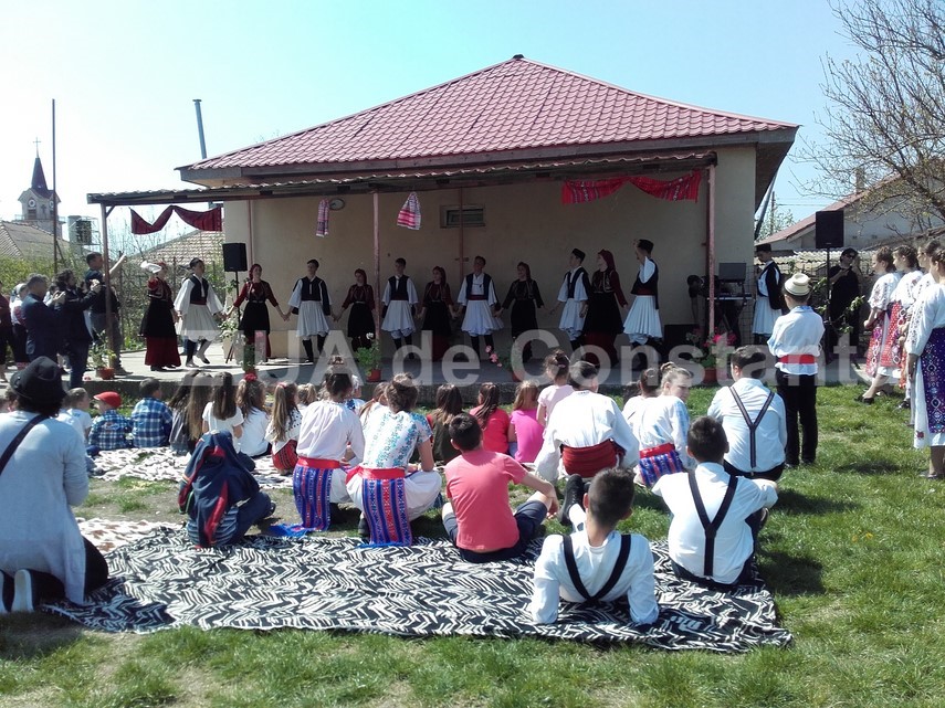 95 de ani de istorie la oituz cand infloresc ciresii printre ceangai intr o zi cu multe sarbatori galerie 95 de ani de istorie la oituz cand infloresc ciresii printre ceangai intr o zi cu multe sarbatori galerie