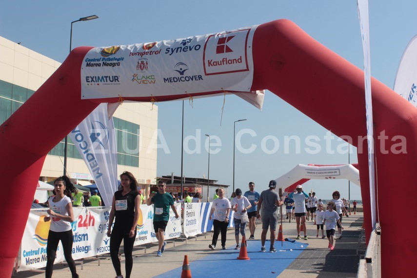 romanii stiu sa lucreze in echipa carpii au incheiat pe primul loc din 41 de formatii ultramaratonul romanii stiu sa lucreze in echipa carpii au incheiat pe primul loc din 41 de formatii ultramaratonul