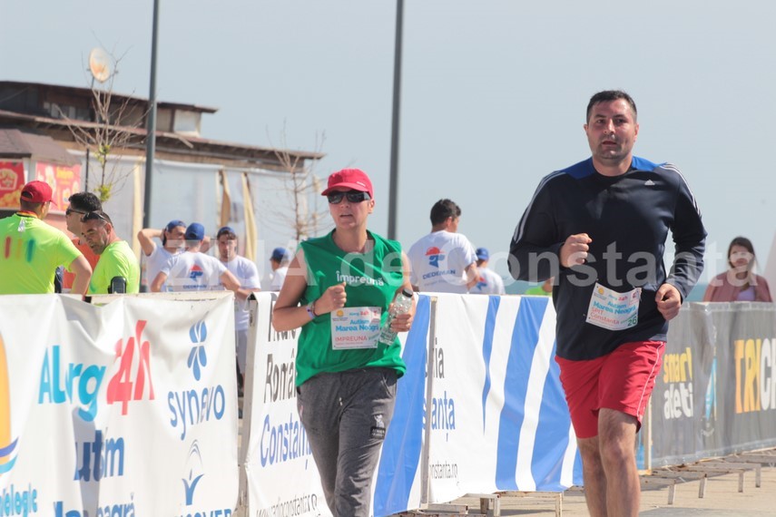 romanii stiu sa lucreze in echipa carpii au incheiat pe primul loc din 41 de formatii ultramaratonul romanii stiu sa lucreze in echipa carpii au incheiat pe primul loc din 41 de formatii ultramaratonul