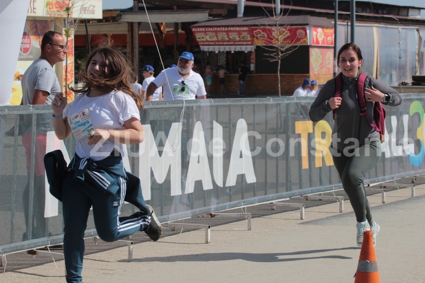 romanii stiu sa lucreze in echipa carpii au incheiat pe primul loc din 41 de formatii ultramaratonul romanii stiu sa lucreze in echipa carpii au incheiat pe primul loc din 41 de formatii ultramaratonul