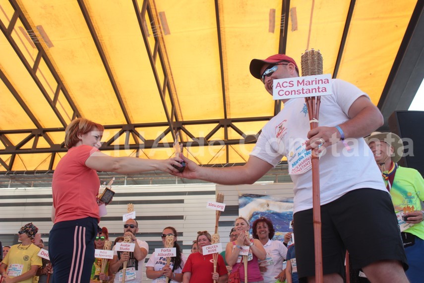 romanii stiu sa lucreze in echipa carpii au incheiat pe primul loc din 41 de formatii ultramaratonul romanii stiu sa lucreze in echipa carpii au incheiat pe primul loc din 41 de formatii ultramaratonul