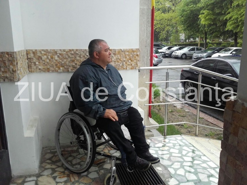 ion gembasanu presedintele ajcsph a intrat in greva foamei la sediul primariei constanta galerie foto ion gembasanu presedintele ajcsph a intrat in greva foamei la sediul primariei constanta galerie foto