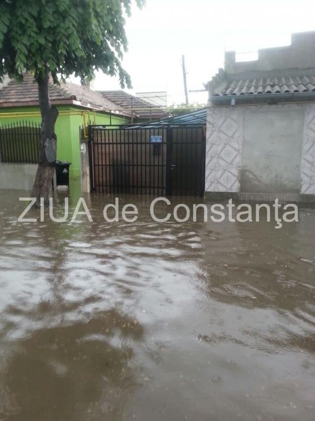 potop la constanta mai multe case din cartierul coiciu au fost inundate galerie foto 658592 potop la constanta mai multe case din cartierul coiciu au fost inundate galerie foto 658592