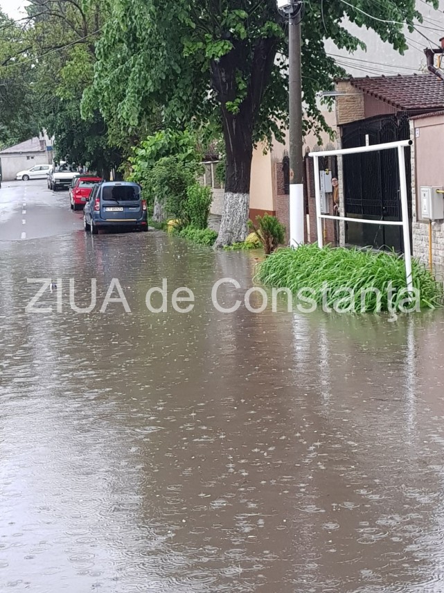 potop la constanta mai multe case din cartierul coiciu au fost inundate galerie foto 658592 potop la constanta mai multe case din cartierul coiciu au fost inundate galerie foto 658592