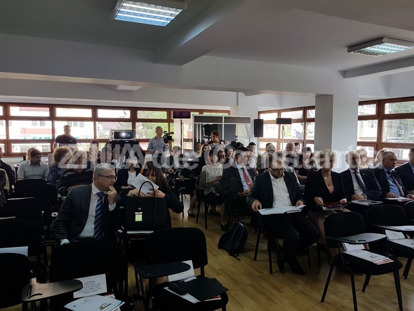 conferinta internationala la cumpana primarul mariana gaju proiectele finantate prin programele europene conferinta internationala la cumpana primarul mariana gaju proiectele finantate prin programele europene