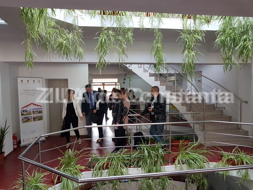 conferinta internationala la cumpana primarul mariana gaju proiectele finantate prin programele europene conferinta internationala la cumpana primarul mariana gaju proiectele finantate prin programele europene