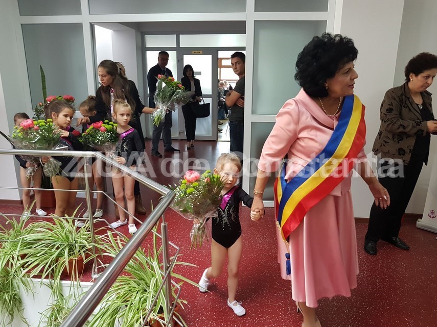 conferinta internationala la cumpana primarul mariana gaju proiectele finantate prin programele europene conferinta internationala la cumpana primarul mariana gaju proiectele finantate prin programele europene