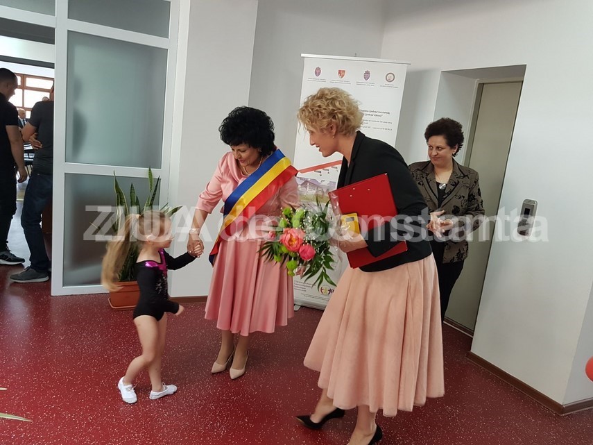 conferinta internationala la cumpana primarul mariana gaju proiectele finantate prin programele europene conferinta internationala la cumpana primarul mariana gaju proiectele finantate prin programele europene