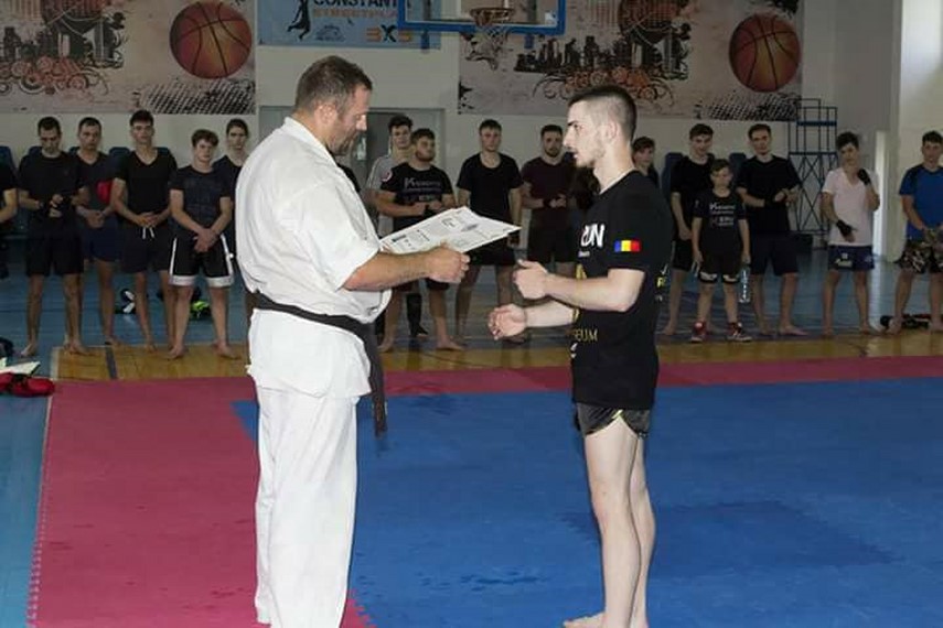 stagiul de kickboxing condus de alex filip shihan anatoly danilov a coordonat examenul de grad in kyokushin stagiul de kickboxing condus de alex filip shihan anatoly danilov a coordonat examenul de grad in kyokushin
