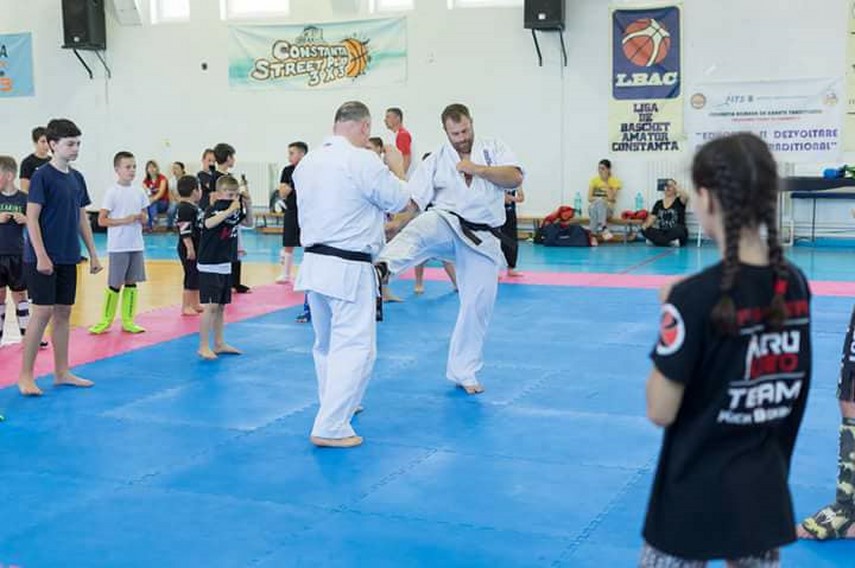 stagiul de kickboxing condus de alex filip shihan anatoly danilov a coordonat examenul de grad in kyokushin stagiul de kickboxing condus de alex filip shihan anatoly danilov a coordonat examenul de grad in kyokushin