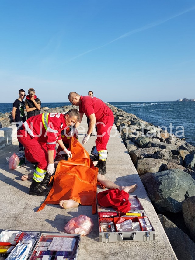 update imagini de la eveniment interventie de urgenta pe o plaja din constanta un tanar s a inecat in update imagini de la eveniment interventie de urgenta pe o plaja din constanta un tanar s a inecat in