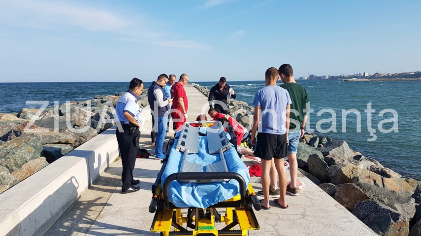 update imagini de la eveniment interventie de urgenta pe o plaja din constanta un tanar s a inecat in update imagini de la eveniment interventie de urgenta pe o plaja din constanta un tanar s a inecat in