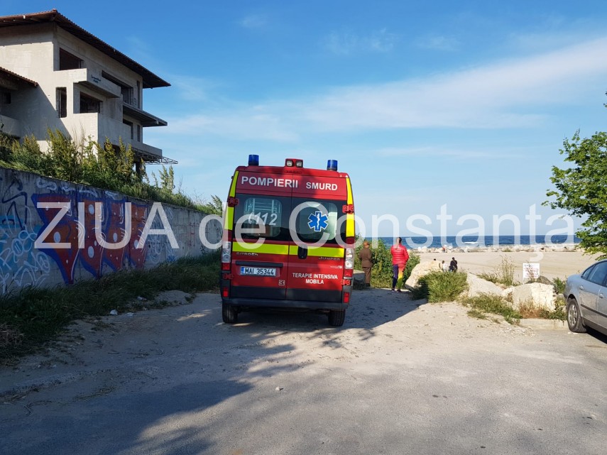 update imagini de la eveniment interventie de urgenta pe o plaja din constanta un tanar s a inecat in update imagini de la eveniment interventie de urgenta pe o plaja din constanta un tanar s a inecat in