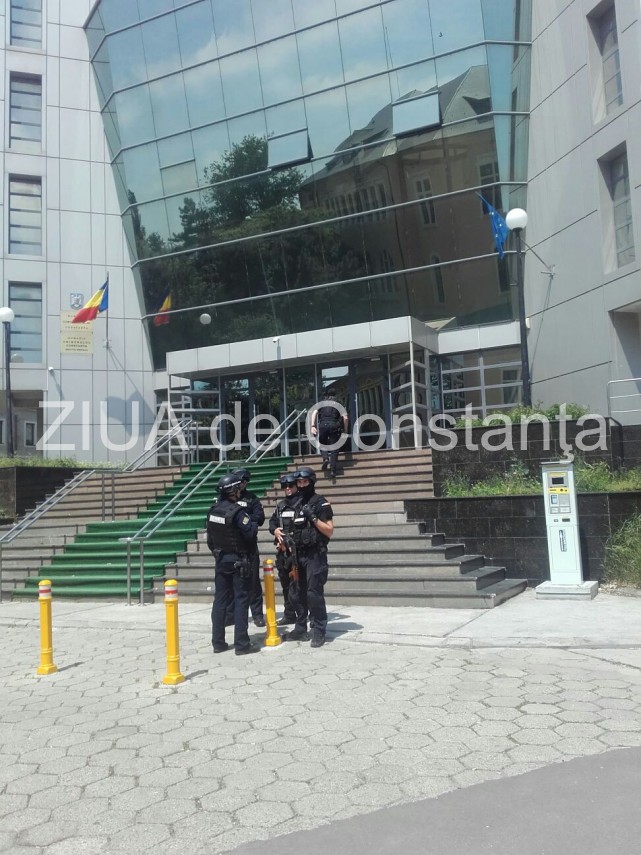 curtea de apel constanta inconjurata de jandarmi pentru ce s a luat aceasta masura 659008 curtea de apel constanta inconjurata de jandarmi pentru ce s a luat aceasta masura 659008