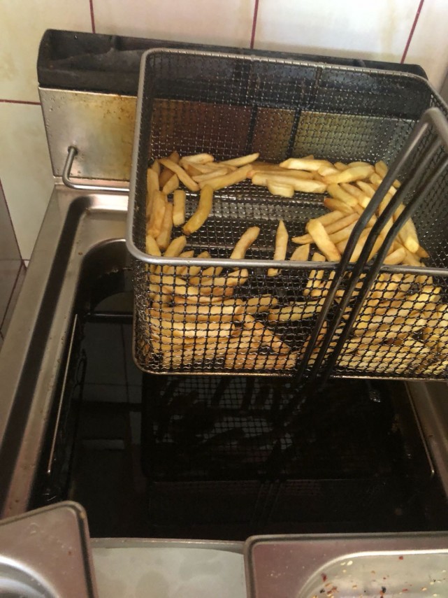 chiosc din incinta liceului energetic din constanta controlat de cjpc constanta ce au depistat comisarii chiosc din incinta liceului energetic din constanta controlat de cjpc constanta ce au depistat comisarii