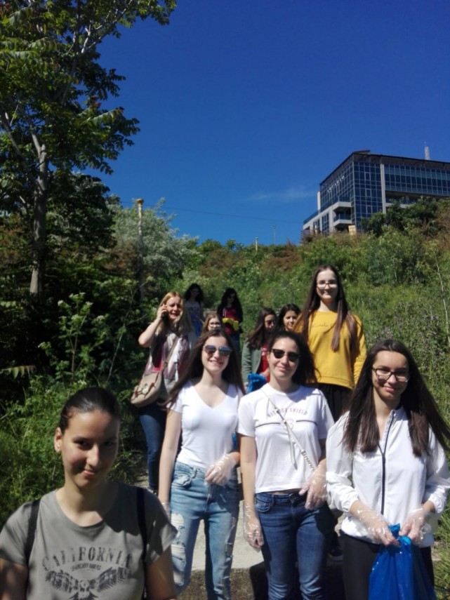 mircistii ecologizeaza plaja pentru o noua serie de turisti galerie foto 659620 mircistii ecologizeaza plaja pentru o noua serie de turisti galerie foto 659620