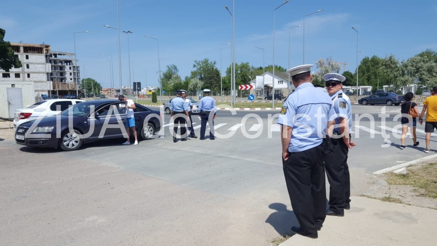 atentie soferi este filtru in zona hanul piratilor din mamaia mai multe echipaje de politie sunt in zona atentie soferi este filtru in zona hanul piratilor din mamaia mai multe echipaje de politie sunt in zona