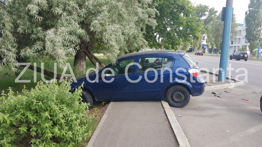 imagini de la eveniment accident rutier in statiunea mamaia in zona hotelului olt o persoana a fost ranita imagini de la eveniment accident rutier in statiunea mamaia in zona hotelului olt o persoana a fost ranita