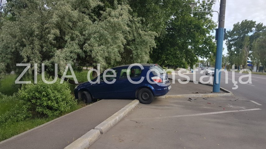 imagini de la eveniment accident rutier in statiunea mamaia in zona hotelului olt o persoana a fost ranita imagini de la eveniment accident rutier in statiunea mamaia in zona hotelului olt o persoana a fost ranita