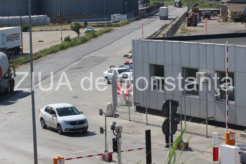 imagini de la eveniment anaf descinde in portul constanta sud agigea sunt vizate mai multe firme de import imagini de la eveniment anaf descinde in portul constanta sud agigea sunt vizate mai multe firme de import