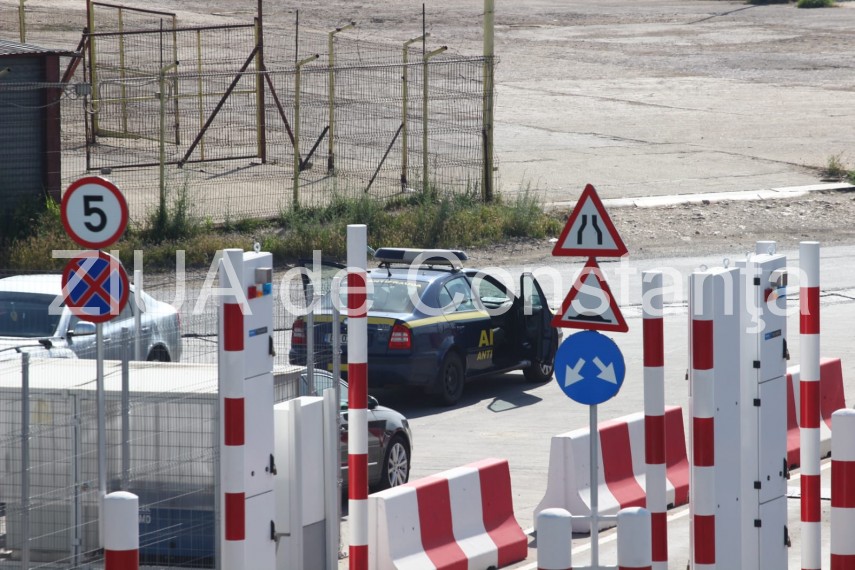 imagini de la eveniment anaf descinde in portul constanta sud agigea sunt vizate mai multe firme de import imagini de la eveniment anaf descinde in portul constanta sud agigea sunt vizate mai multe firme de import