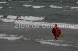 Serviciile de salvare acvatică, salvamar şi posturi de prim ajutor pe plajele din sudul litoralului, asigurate de Callatis Club Nautic SRL (document)
