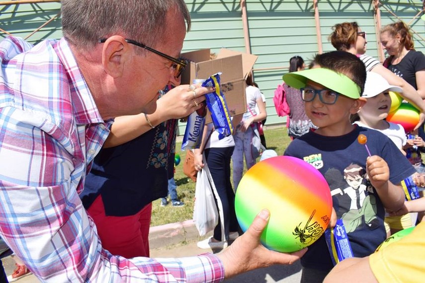 ziua internationala a copilului sarbatorita cu multa voie buna la cumpana galerie foto 660468 ziua internationala a copilului sarbatorita cu multa voie buna la cumpana galerie foto 660468