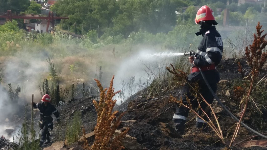 incendiu provocat de persoane fara adapost in tulcea galerie foto 660551 incendiu provocat de persoane fara adapost in tulcea galerie foto 660551